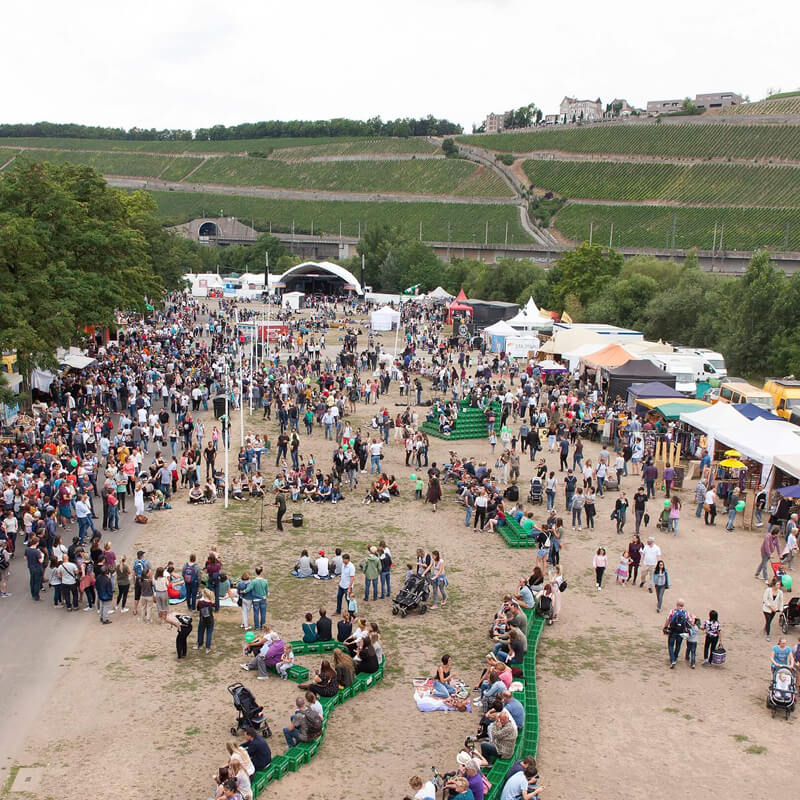 Umsonst und Draußen Referenzen