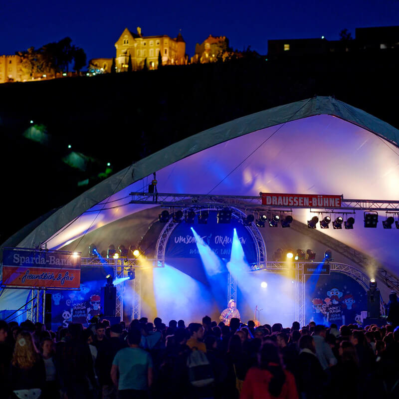 Umsonst und Draußen Bühne